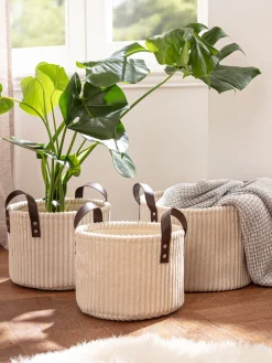 Cordula Korb, Beige
