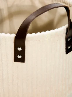Cordula Korb, Beige