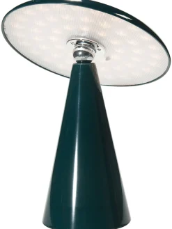 Esra Lampe, Petrol
