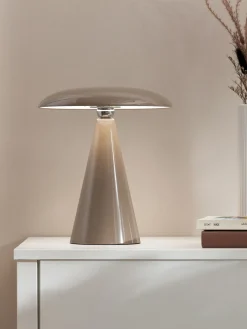 Esra Lampe, Taupe