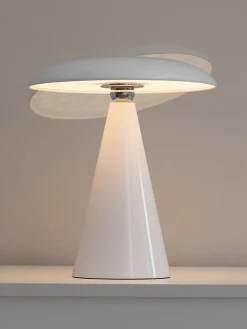Esra Lampe, Weiss