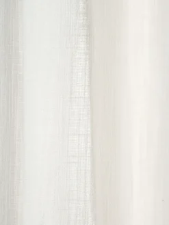Liara Ösenschal, Offwhite