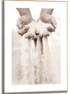 Sandy Hands Leinwand Druck, Hellgrau