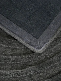 Wavy Woll-Teppich, Dark Grey