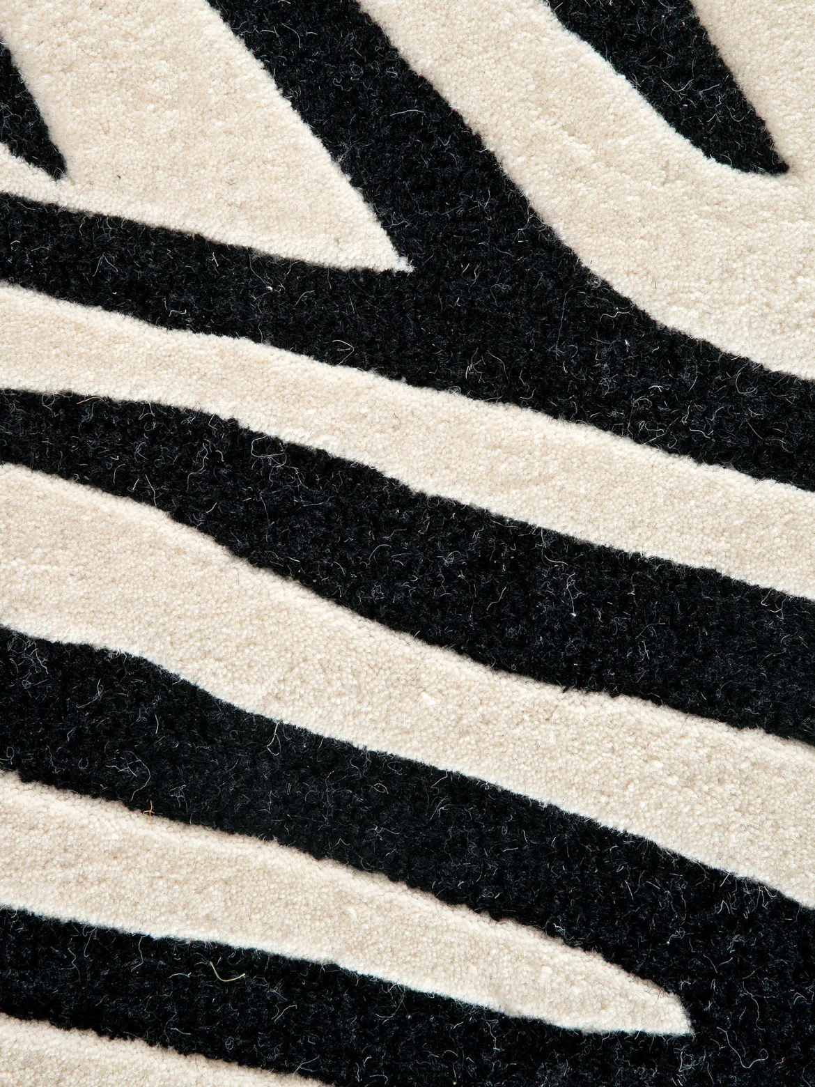 Zarena Woll-Teppich, White/Black